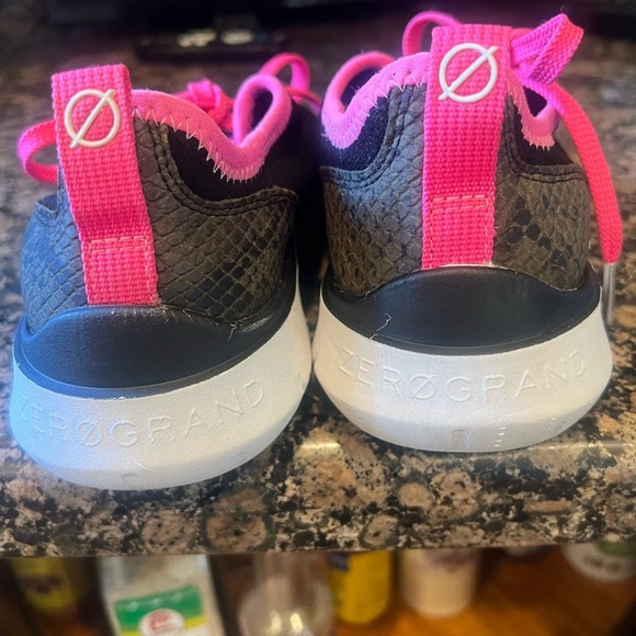 Cole Haan ladies zero grand sneaker very good condition size 8 1/2 - Picture 8 of 11